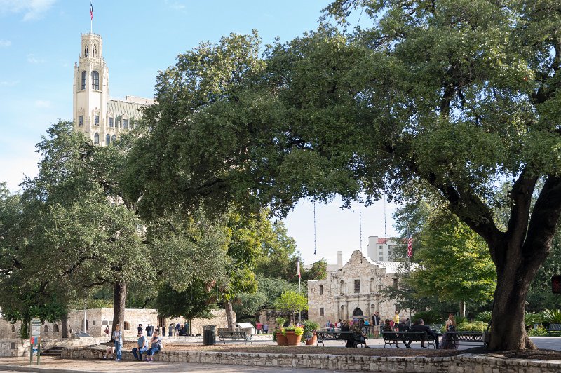 20151031_110604 D4S.jpg - Emily Morgan hotel on left and the Alamo